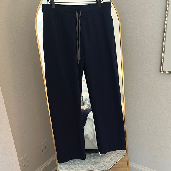 Figs Navy Livingston Basic Medium/ Petite Scrub pants - Picture 1 of 2